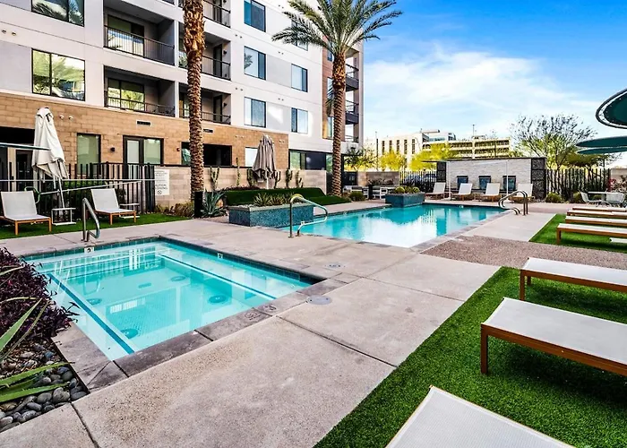 Escape To The Lion's Den 1br King Bed Tempe