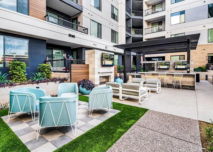 Escape To The Lion's Den 1br King Bed Apartment